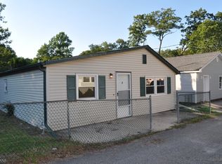 3 Knowles Ln, Budd Lake, NJ 07828