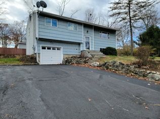 10 Richards Rd, Hopatcong, NJ 07843