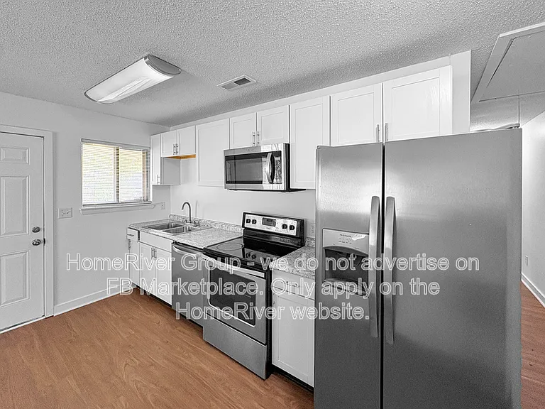 800 Moss St #102 — Photo 2