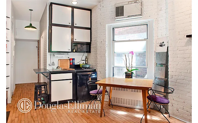 Sold by Douglas Elliman | media 14