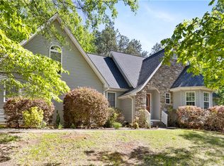 2021 Ridgeview Ln, Seneca, SC 29678