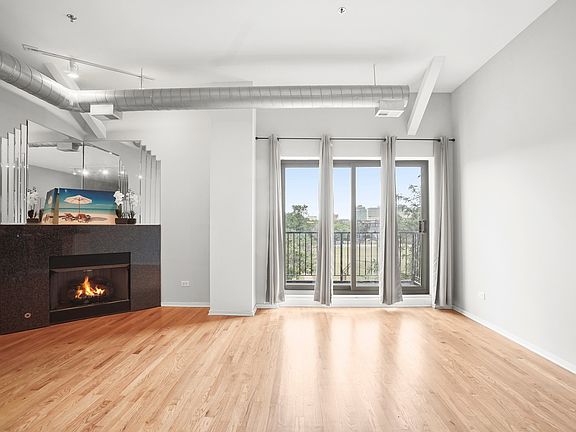 5th image of 1000 E 53rd St Unit 323