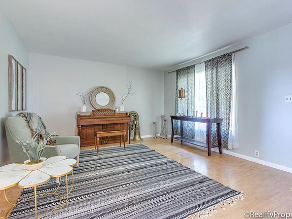 5th image of 1803 Houseman Ave NE