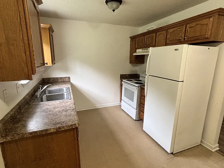 All kitchen appliances included.