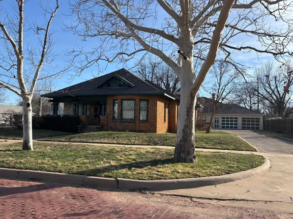 601 Avenue E NW, Childress, TX 79201