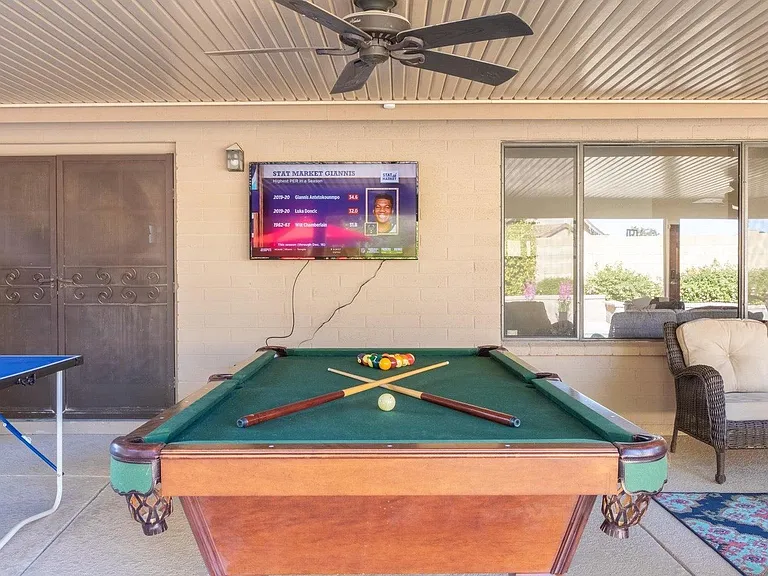Pool table and tv!