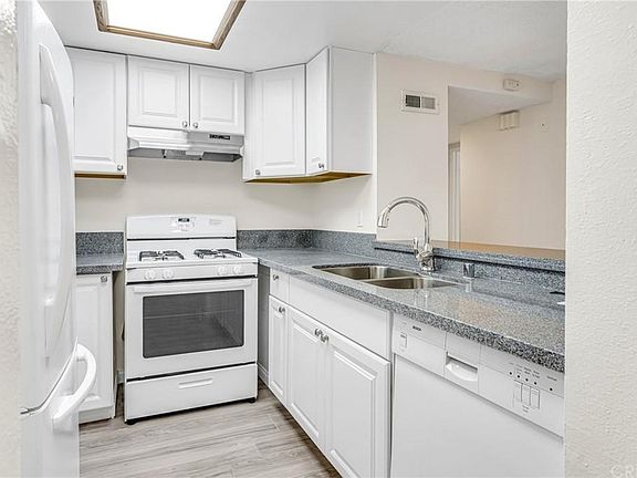 3rd image of 7800 Topanga Canyon Blvd APT 222