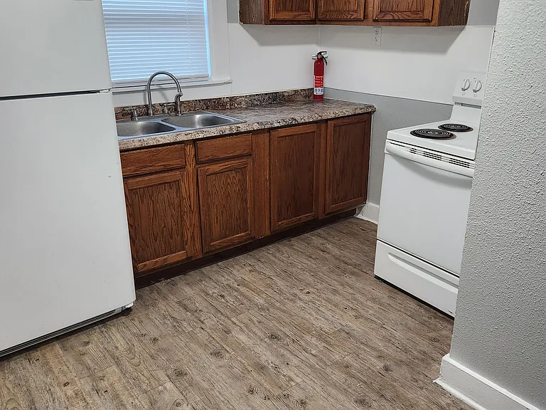 913 Gidding St #7 — Photo 2