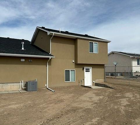 3rd image of 922 S Harmony Dr #922