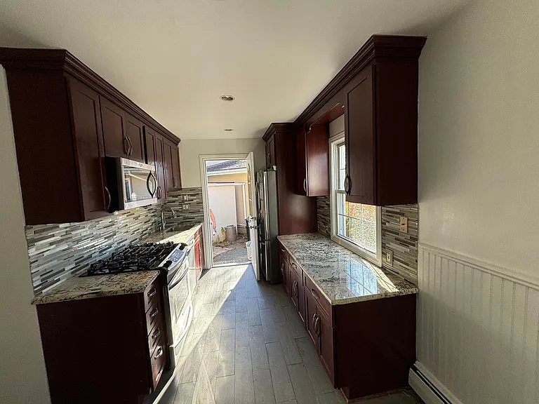 303 West Ln — Photo 14