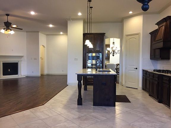 5th image of 700 Stevens Ct