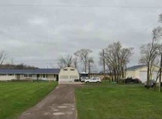 17216 East Rd, New Lothrop, MI 48460