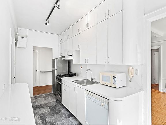 2nd image of 706 W End Ave #14E