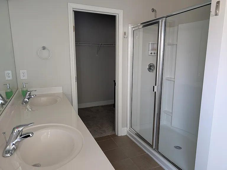 144 Kenton Ln — Photo 11