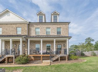 768 Honey Bee Ln, Lawrenceville, GA 30046