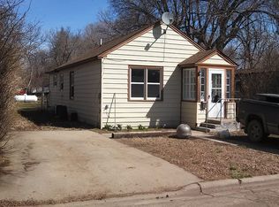 405 E Boundary Ave, Plentywood, MT 59254