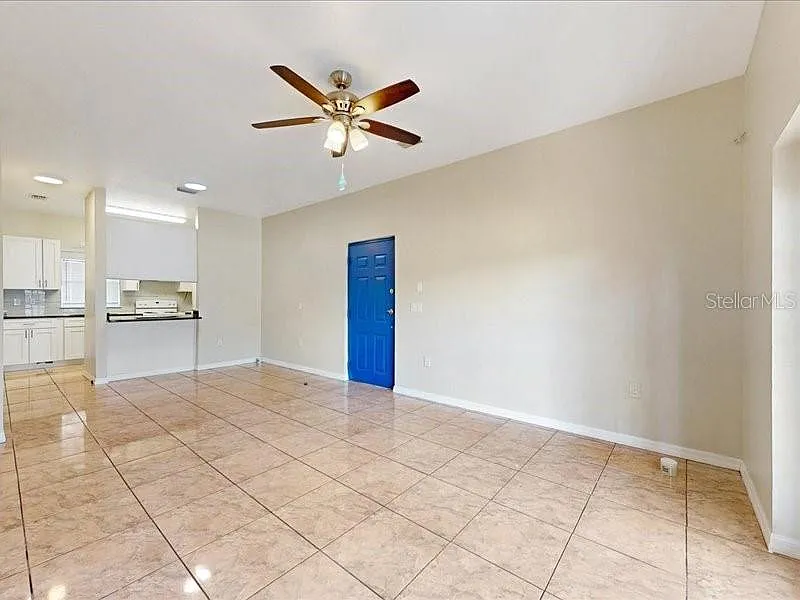 3 bed, 2.0 bath, 1122 sqft, $1,690 — Photo 4