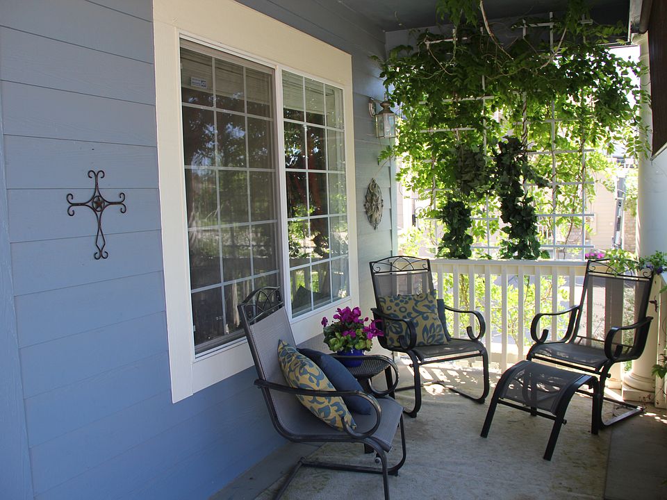 Private Front Porch