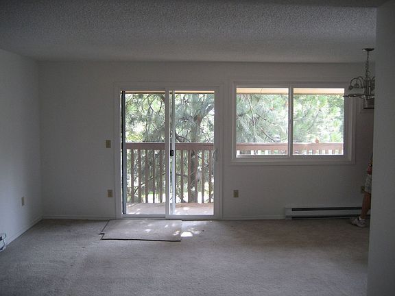 Dining Area and Deck