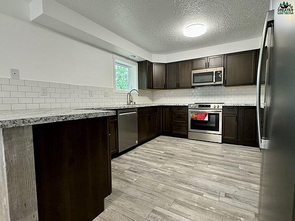 4th image of 4823 Villanova Dr