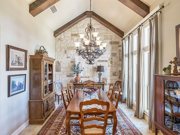 4th image of 133 Mountain Meadow Dr