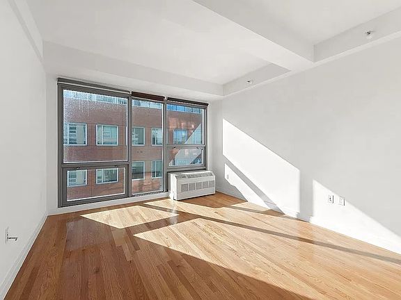 4th image of 181 E 119th St #3D