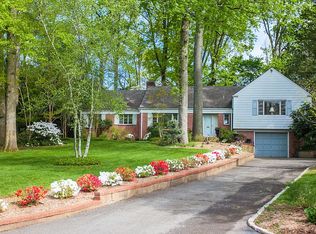 42 Edgewood Rd, Edison, NJ 08820