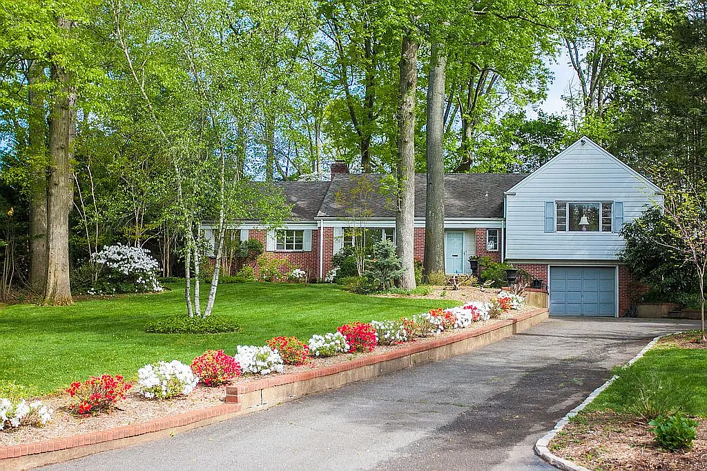42 Edgewood Rd photo 1