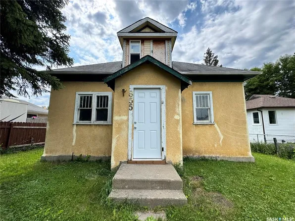 855 2nd STREET E, Prince Albert, SK S6V 0G2