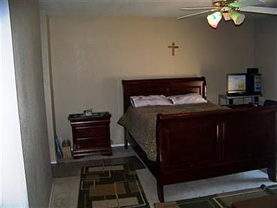 5th image of 9132 Bainbridge Pl