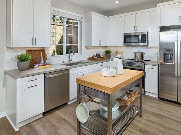 16534 Stone Pine Ln, Fontana, CA 92336