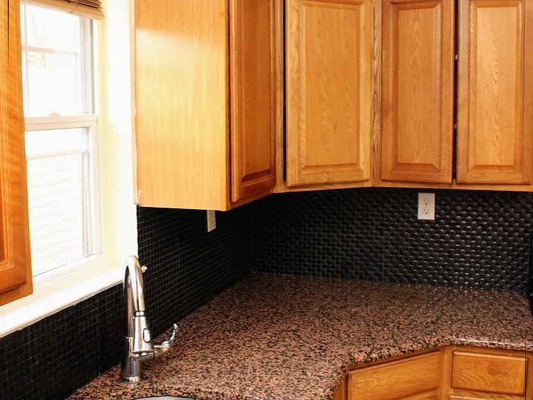 20 Wainwright St #2 — Photo 33