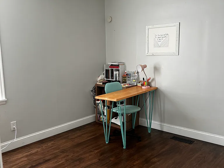 124 W Hartman Ave — Photo 14