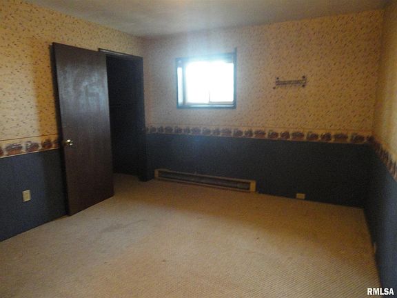 3rd image of 622 County Road 1840 E
