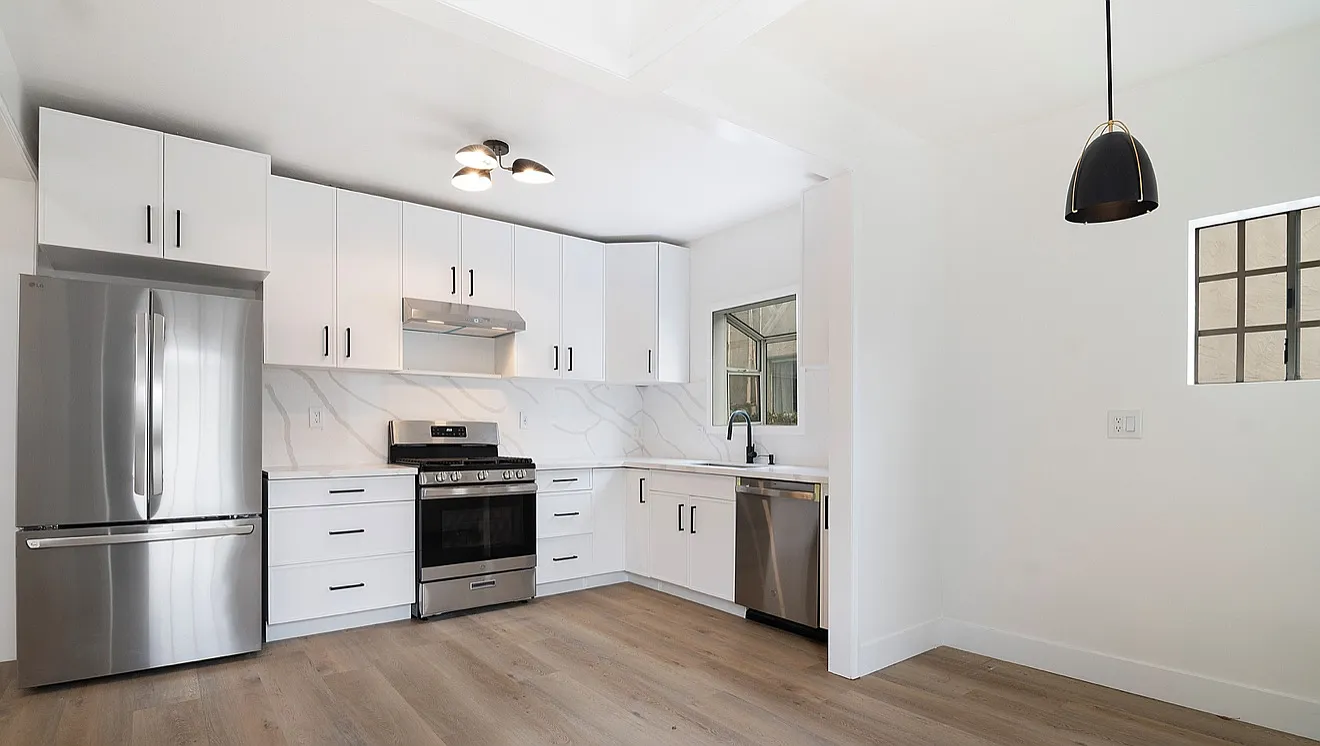 6686 Drexel Ave — Photo 1