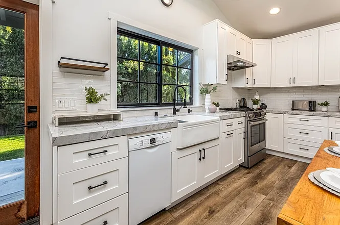 2335 Ivy Rd — Photo 19