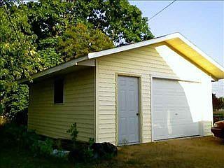 2nd image of 640 11th Ave N