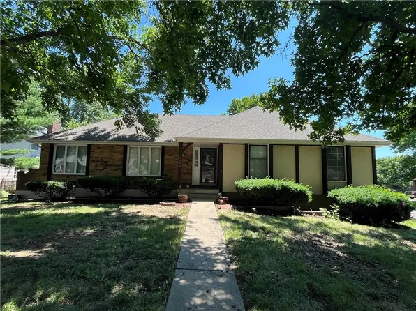 7713 Irwin Rd, Raytown, MO 64138