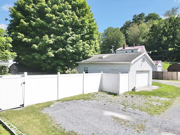 3rd image of 115 Reynolds Ave