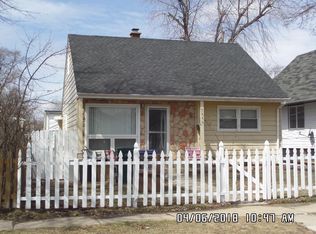 446 Washington Park, Waukegan, IL 60085