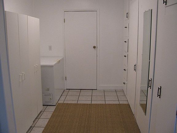3rd image of 1307 E 55th St