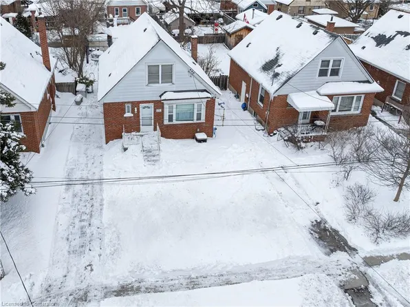 220 Holmesdale Ave, Hamilton, ON L8K 3M7