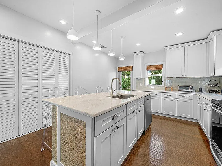 414 NE 7th Ave — Photo 13