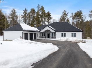 122 Green Acres Dr, Buxton, ME 04093