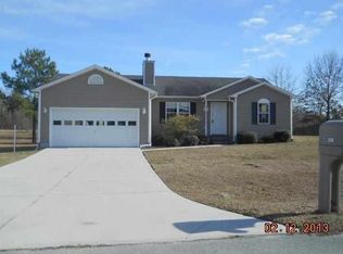 220 Redberry Dr, Richlands, NC 28574
