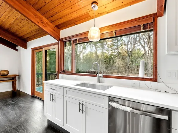 86 Myles Standish Rd #F, Weston, MA 02493