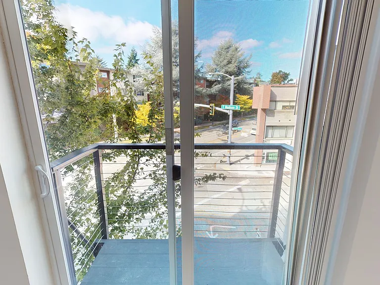 Hamilton- Your Bright, Modern City Home! — Photo 72