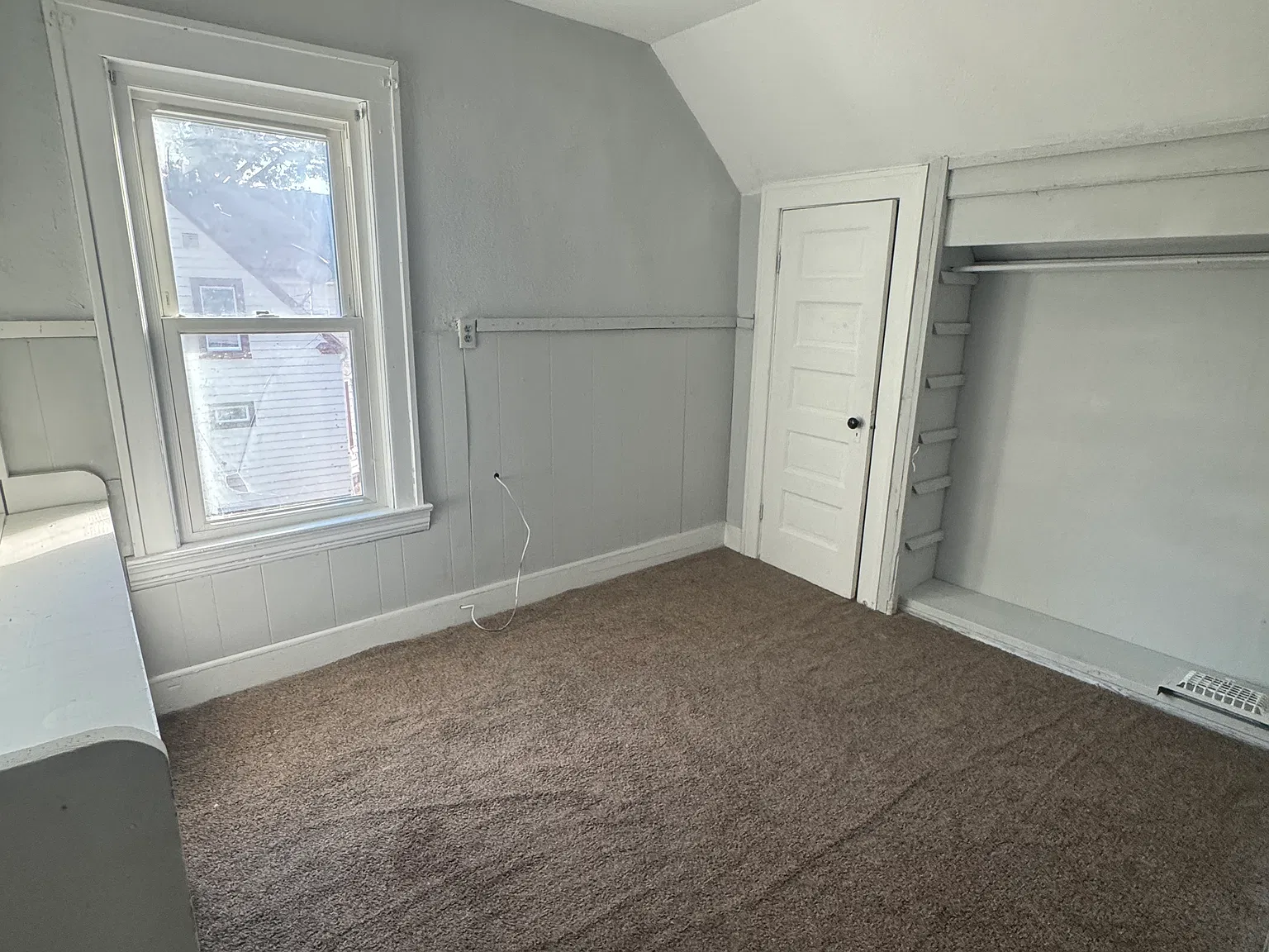 5 bed, 2000 sqft, $1,900 — Photo 4
