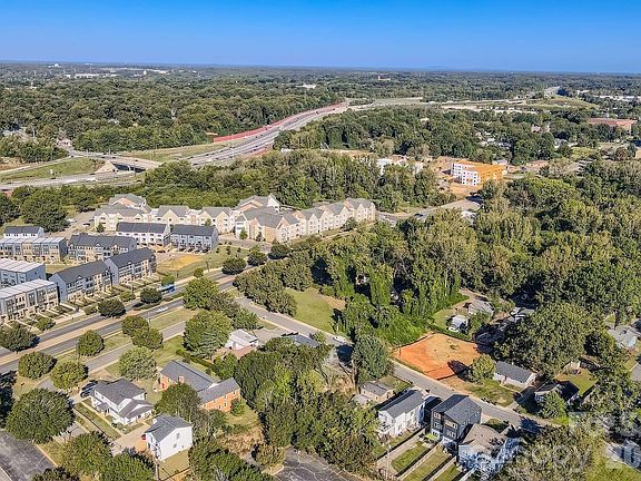 3rd image of 2908 L D Parker Dr