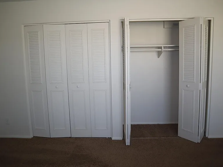 4240 W Hatcher Rd — Photo 18